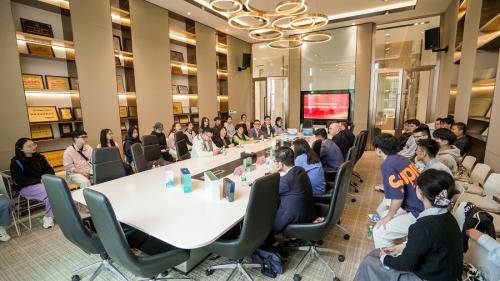 跨邦互换启新篇，共探产学研新蹊径
